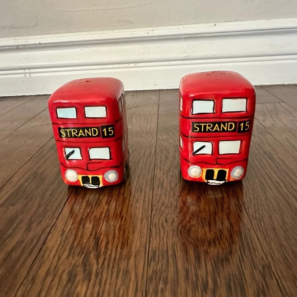 London Red Routemaster Bus Salt & Pepper Ceramic Novelty Figure Set - Picture 2 of 4